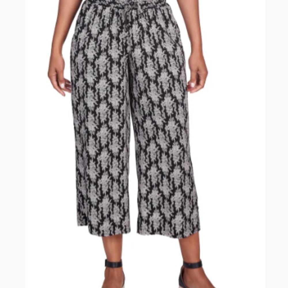 Women's Black and White Patterned Pants